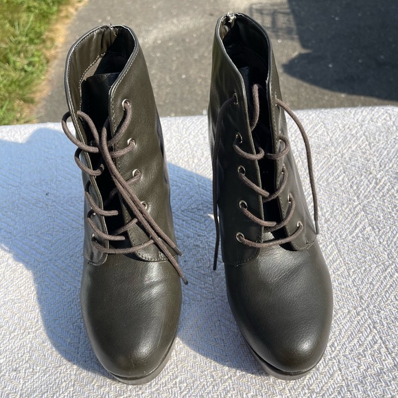 Forest Green Heeled Booties - Picture 2 of 3